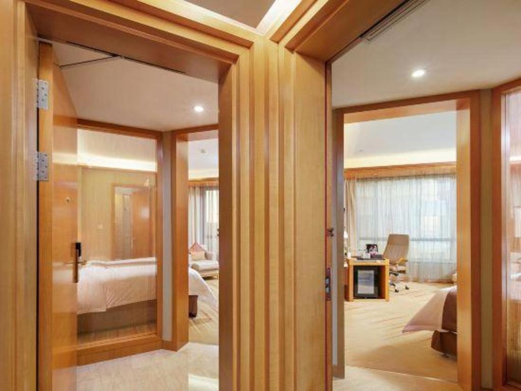 Howard Johnson By Wyndham Sunshine Plaza Ningbo Exteriör bild