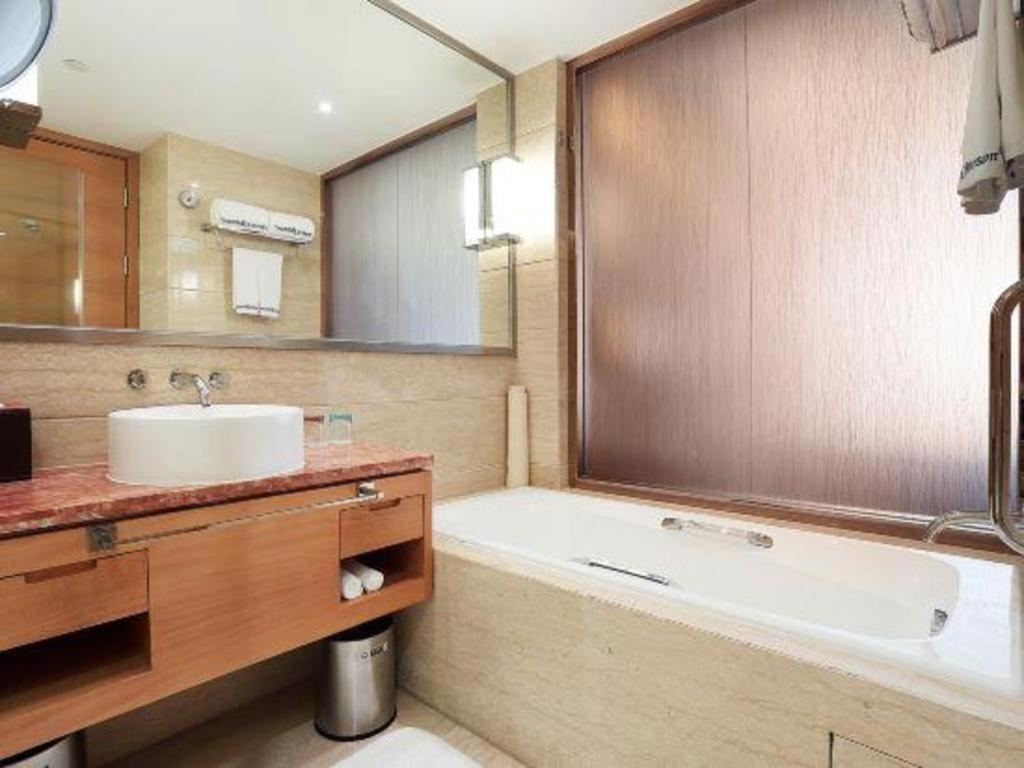 Howard Johnson By Wyndham Sunshine Plaza Ningbo Exteriör bild