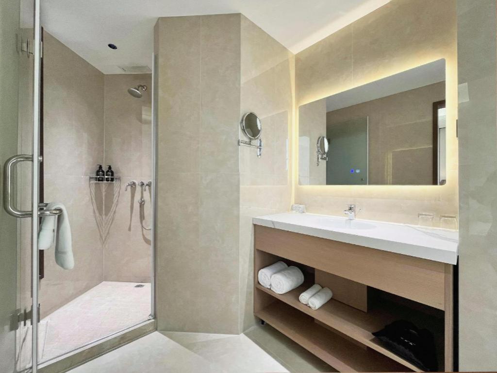 Howard Johnson By Wyndham Sunshine Plaza Ningbo Exteriör bild