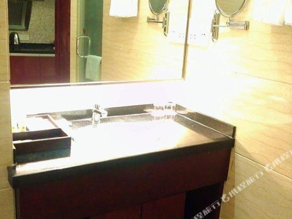 Howard Johnson By Wyndham Sunshine Plaza Ningbo Exteriör bild